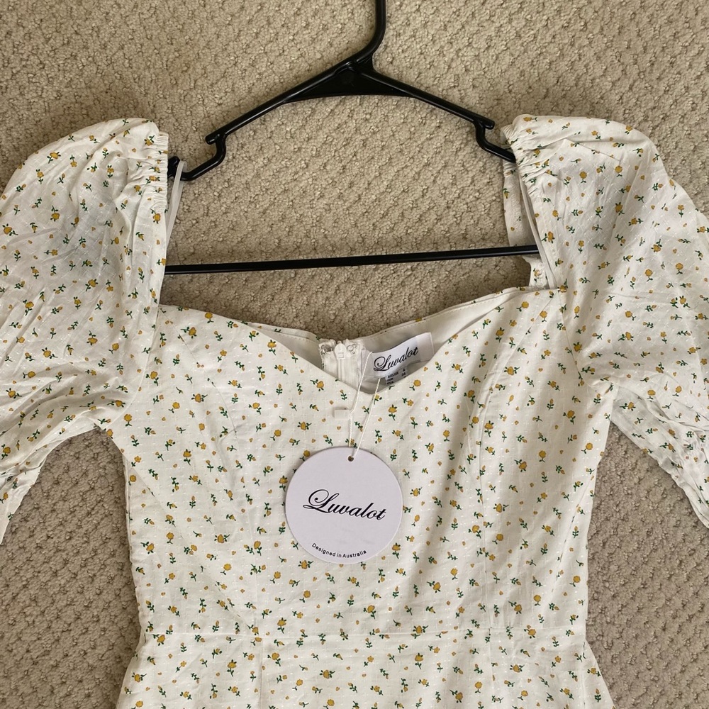Summer Dress : sweetheart neckline, 3/4 sleeve, tags still on